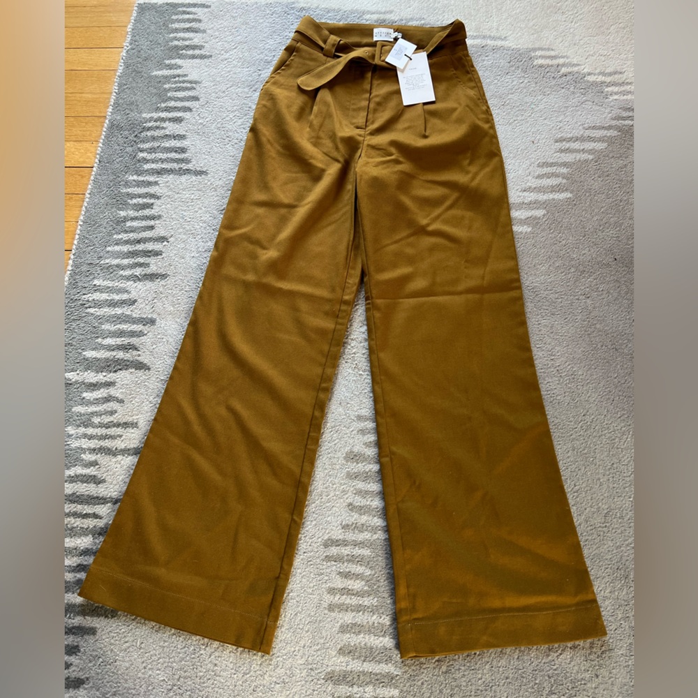 NWT Atelier Reve Women’s Belted Pleated Wide Leg Pants size 4 (European 36)